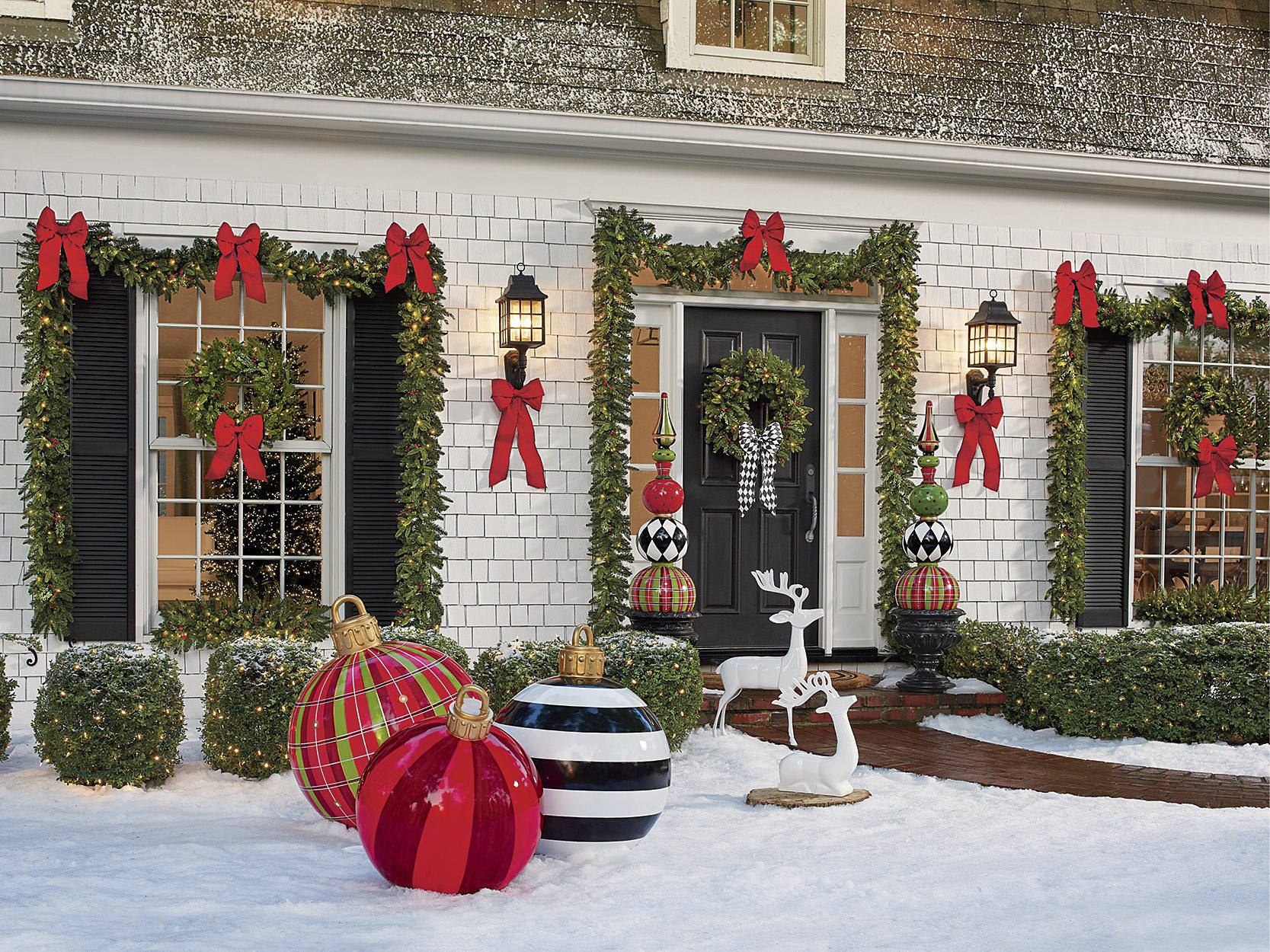 Garlands & Wreaths